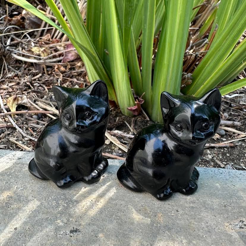 Sitting Obsidian Cat Carving - 1 pc